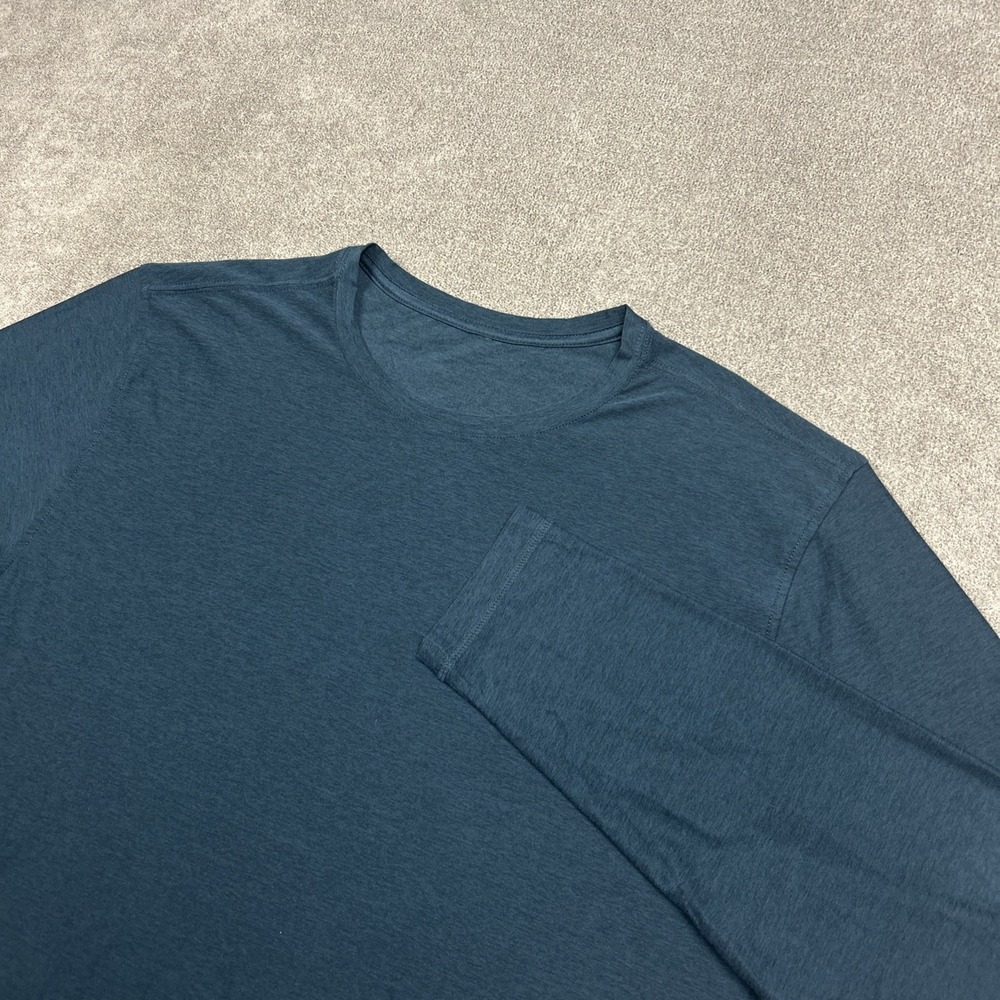 Vuori Strato Tech Tee Shirt Long Sleeve Performance Stretch Mens 2XL Blue